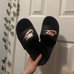 nike benassi slides